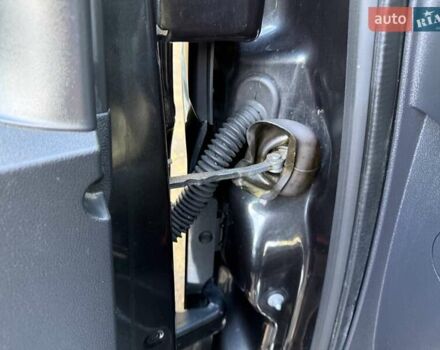 Черный Опель Виваро, объемом двигателя 1.6 л и пробегом 244 тыс. км за 19500 $, фото 14 на Automoto.ua