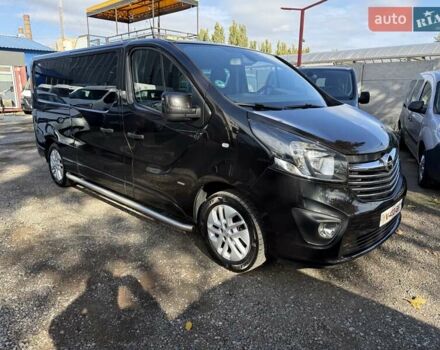Черный Опель Виваро, объемом двигателя 1.6 л и пробегом 244 тыс. км за 19500 $, фото 4 на Automoto.ua