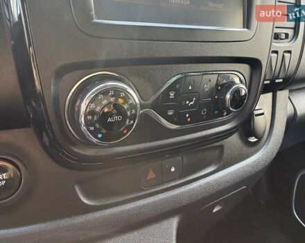 Черный Опель Виваро, объемом двигателя 1.6 л и пробегом 244 тыс. км за 19500 $, фото 24 на Automoto.ua