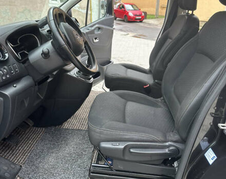 Чорний Опель Віваро, об'ємом двигуна 1.6 л та пробігом 245 тис. км за 15850 $, фото 7 на Automoto.ua