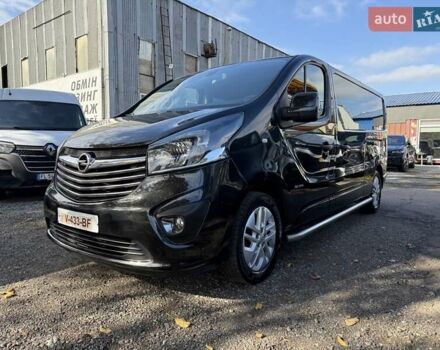 Черный Опель Виваро, объемом двигателя 1.6 л и пробегом 244 тыс. км за 19500 $, фото 1 на Automoto.ua