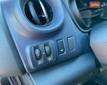 Черный Опель Виваро, объемом двигателя 1.6 л и пробегом 252 тыс. км за 12990 $, фото 17 на Automoto.ua