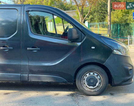 Черный Опель Виваро, объемом двигателя 1.6 л и пробегом 252 тыс. км за 12990 $, фото 4 на Automoto.ua
