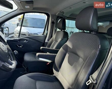Черный Опель Виваро, объемом двигателя 1.6 л и пробегом 244 тыс. км за 19500 $, фото 19 на Automoto.ua