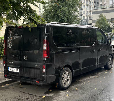 Черный Опель Виваро, объемом двигателя 1.6 л и пробегом 297 тыс. км за 16600 $, фото 1 на Automoto.ua
