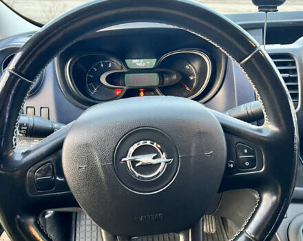 Чорний Опель Віваро, об'ємом двигуна 1.6 л та пробігом 299 тис. км за 16300 $, фото 6 на Automoto.ua