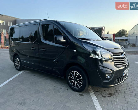Черный Опель Виваро, объемом двигателя 1.6 л и пробегом 120 тыс. км за 15500 $, фото 2 на Automoto.ua