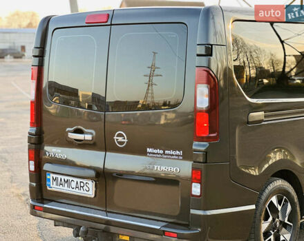 Черный Опель Виваро, объемом двигателя 1.6 л и пробегом 180 тыс. км за 22900 $, фото 8 на Automoto.ua