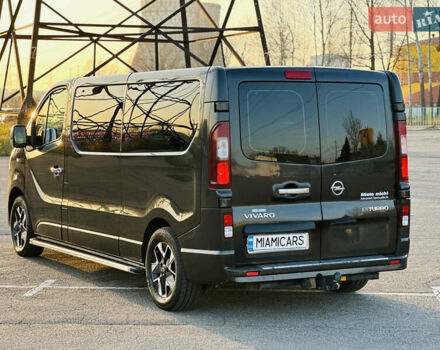 Черный Опель Виваро, объемом двигателя 1.6 л и пробегом 180 тыс. км за 22900 $, фото 6 на Automoto.ua