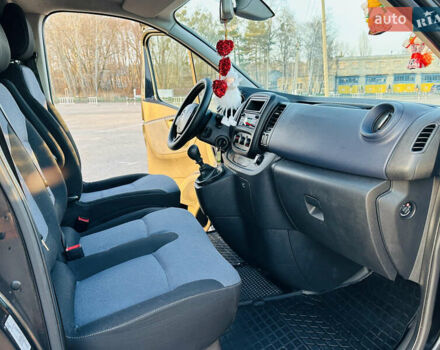 Черный Опель Виваро, объемом двигателя 1.6 л и пробегом 180 тыс. км за 22900 $, фото 24 на Automoto.ua