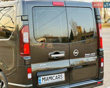 Черный Опель Виваро, объемом двигателя 1.6 л и пробегом 180 тыс. км за 22900 $, фото 9 на Automoto.ua