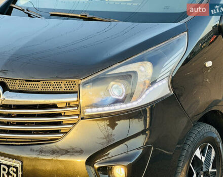 Черный Опель Виваро, объемом двигателя 1.6 л и пробегом 180 тыс. км за 22900 $, фото 2 на Automoto.ua