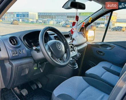 Черный Опель Виваро, объемом двигателя 1.6 л и пробегом 180 тыс. км за 22900 $, фото 18 на Automoto.ua