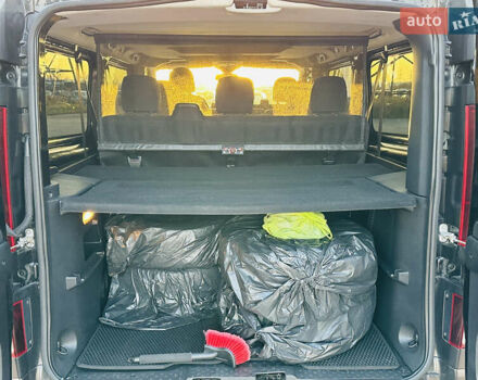 Черный Опель Виваро, объемом двигателя 1.6 л и пробегом 180 тыс. км за 22900 $, фото 32 на Automoto.ua