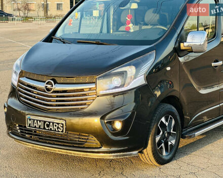 Черный Опель Виваро, объемом двигателя 1.6 л и пробегом 180 тыс. км за 22900 $, фото 1 на Automoto.ua