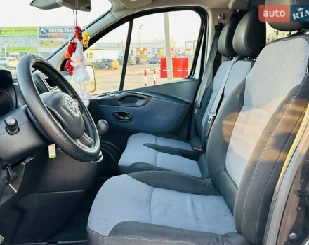 Черный Опель Виваро, объемом двигателя 1.6 л и пробегом 180 тыс. км за 22900 $, фото 19 на Automoto.ua