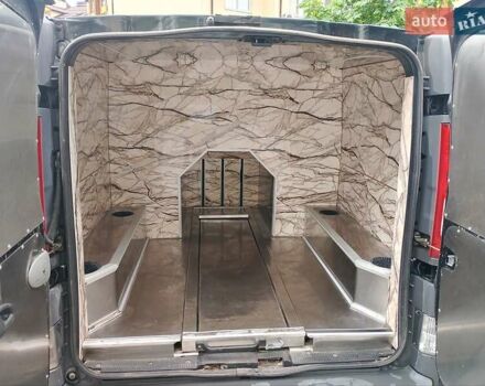 Черный Опель Виваро, объемом двигателя 2 л и пробегом 234 тыс. км за 15000 $, фото 10 на Automoto.ua