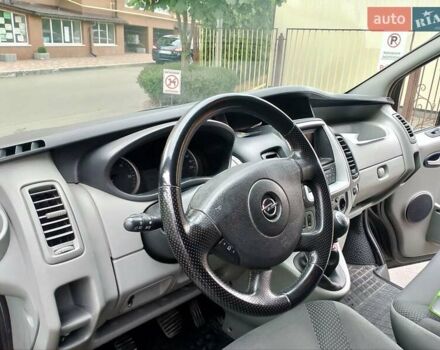 Черный Опель Виваро, объемом двигателя 2 л и пробегом 234 тыс. км за 15000 $, фото 3 на Automoto.ua