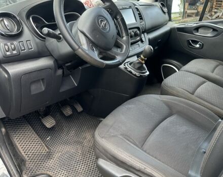 Черный Опель Виваро, объемом двигателя 1.6 л и пробегом 245 тыс. км за 14500 $, фото 4 на Automoto.ua