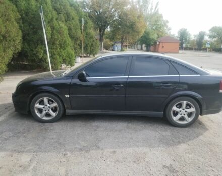 Черный Опель Виваро, объемом двигателя 2.2 л и пробегом 300 тыс. км за 4399 $, фото 2 на Automoto.ua