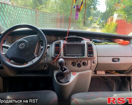 Черный Опель Виваро, объемом двигателя 2.5 л и пробегом 375 тыс. км за 7500 $, фото 3 на Automoto.ua