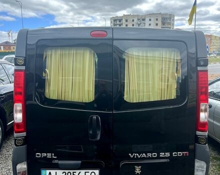 Черный Опель Виваро, объемом двигателя 2.5 л и пробегом 250 тыс. км за 10000 $, фото 4 на Automoto.ua