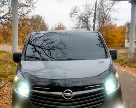 Чорний Опель Віваро, об'ємом двигуна 1.6 л та пробігом 236 тис. км за 19000 $, фото 7 на Automoto.ua