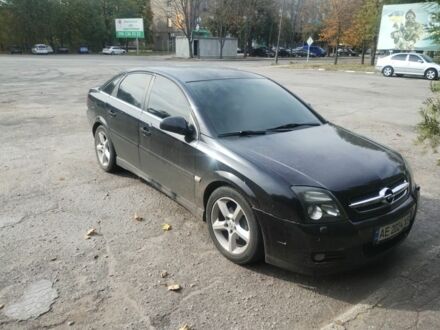 Черный Опель Виваро, объемом двигателя 2.2 л и пробегом 300 тыс. км за 4399 $, фото 1 на Automoto.ua
