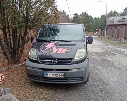 Черный Опель Виваро, объемом двигателя 1.9 л и пробегом 465 тыс. км за 7500 $, фото 1 на Automoto.ua