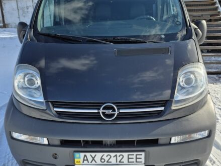 Чорний Опель Віваро, об'ємом двигуна 1.9 л та пробігом 280 тис. км за 7000 $, фото 1 на Automoto.ua