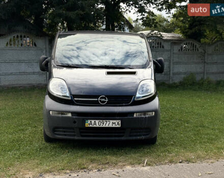 Чорний Опель Віваро, об'ємом двигуна 1.9 л та пробігом 250 тис. км за 3700 $, фото 1 на Automoto.ua