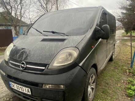 Чорний Опель Віваро, об'ємом двигуна 2.5 л та пробігом 380 тис. км за 7100 $, фото 1 на Automoto.ua
