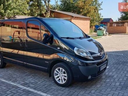 Чорний Опель Віваро, об'ємом двигуна 2 л та пробігом 434 тис. км за 11000 $, фото 1 на Automoto.ua