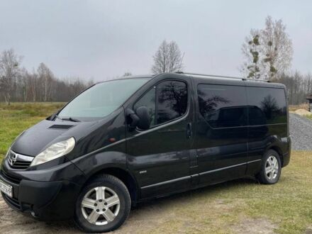 Чорний Опель Віваро, об'ємом двигуна 2.46 л та пробігом 400 тис. км за 8800 $, фото 1 на Automoto.ua
