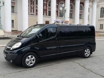 Черный Опель Виваро, объемом двигателя 2 л и пробегом 220 тыс. км за 8900 $, фото 1 на Automoto.ua