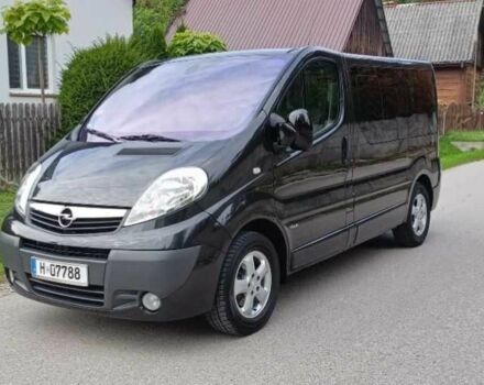 Черный Опель Виваро, объемом двигателя 2.5 л и пробегом 161 тыс. км за 7800 $, фото 1 на Automoto.ua