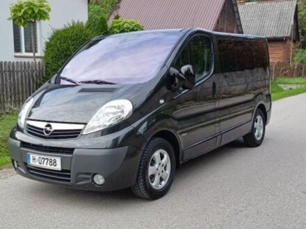 Опель Виваро 2011 в Могилев-Подольском на Automoto.ua Черный Опель Виваро, объемом двигателя 2.5 л и пробегом 161 тыс. км за 7800 $, фото 1 на Automoto.ua