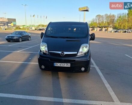Черный Опель Виваро, объемом двигателя 2 л и пробегом 400 тыс. км за 12700 $, фото 1 на Automoto.ua