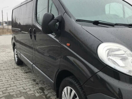 Чорний Опель Віваро, об'ємом двигуна 2 л та пробігом 312 тис. км за 12000 $, фото 1 на Automoto.ua