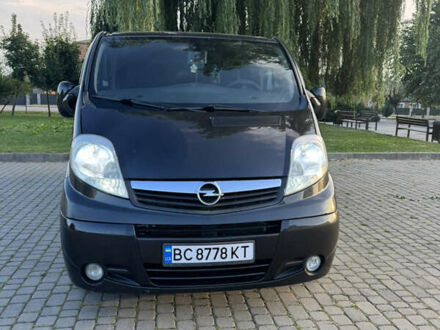 Чорний Опель Віваро, об'ємом двигуна 2 л та пробігом 316 тис. км за 13200 $, фото 1 на Automoto.ua