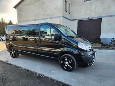 Чорний Опель Віваро, об'ємом двигуна 2 л та пробігом 217 тис. км за 14700 $, фото 1 на Automoto.ua