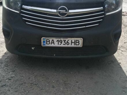 Чорний Опель Віваро, об'ємом двигуна 1.6 л та пробігом 360 тис. км за 15000 $, фото 1 на Automoto.ua