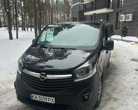Черный Опель Виваро, объемом двигателя 1.6 л и пробегом 291 тыс. км за 11000 $, фото 1 на Automoto.ua