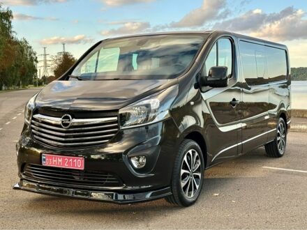 Черный Опель Виваро, объемом двигателя 1.6 л и пробегом 206 тыс. км за 17500 $, фото 1 на Automoto.ua