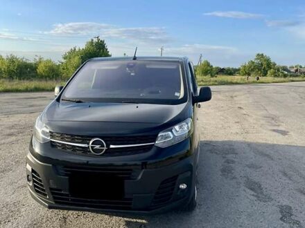 Чорний Опель Віваро, об'ємом двигуна 2 л та пробігом 180 тис. км за 22700 $, фото 1 на Automoto.ua