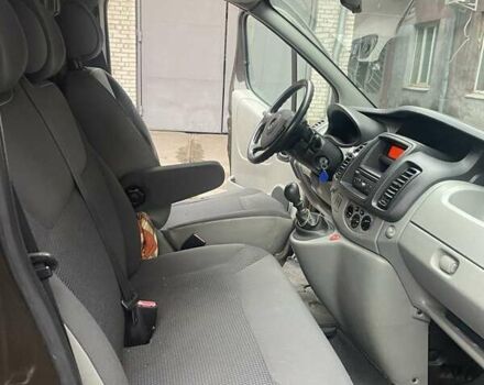 Коричневый Опель Виваро, объемом двигателя 2 л и пробегом 185 тыс. км за 10000 $, фото 8 на Automoto.ua