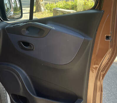 Коричневий Опель Віваро, об'ємом двигуна 1.6 л та пробігом 258 тис. км за 15700 $, фото 6 на Automoto.ua