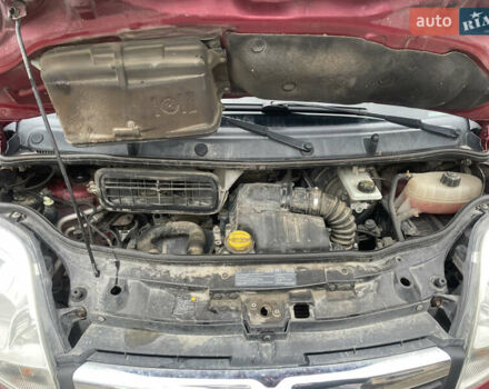 Красный Опель Виваро, объемом двигателя 2 л и пробегом 198 тыс. км за 6700 $, фото 9 на Automoto.ua