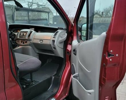 Червоний Опель Віваро, об'ємом двигуна 2.5 л та пробігом 377 тис. км за 7050 $, фото 8 на Automoto.ua