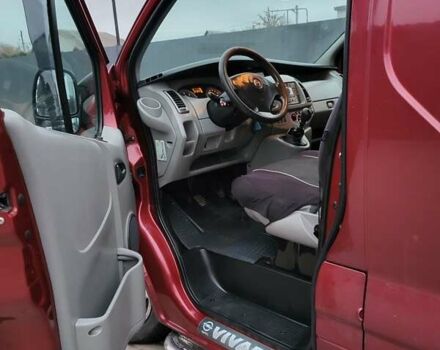 Червоний Опель Віваро, об'ємом двигуна 2.5 л та пробігом 377 тис. км за 7050 $, фото 6 на Automoto.ua